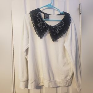 Kikis White sweater
